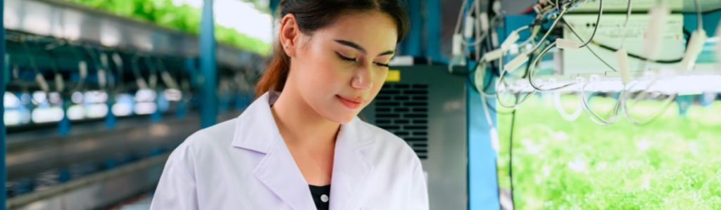 Examining Australia's Agricultural R&D program 7 Research development farm table 1